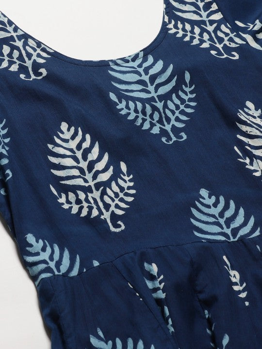 women-blue-&-white-printed-anarkali-kurta