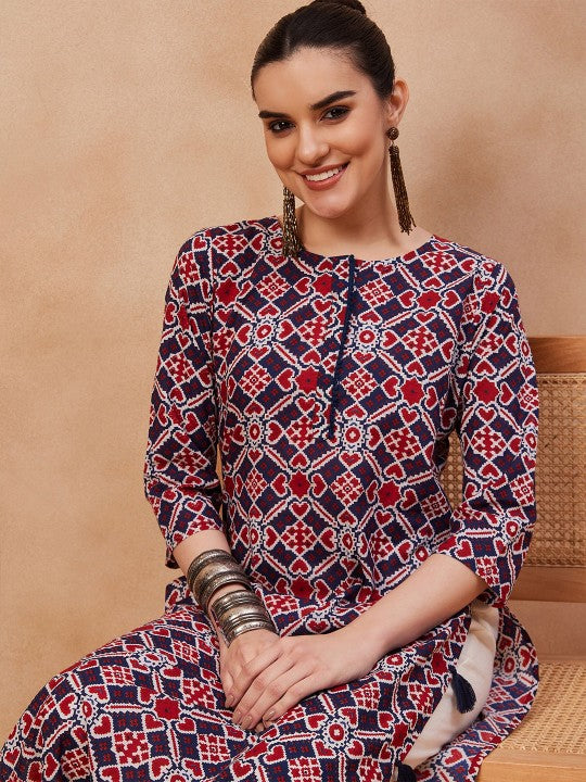 Floral Printed Round Neck Pure Cotton Straight Kurta