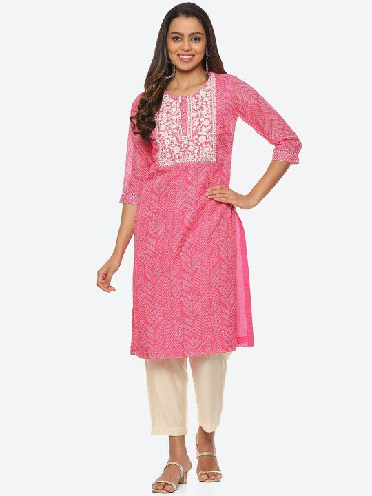 women-ethnic-motifs-printed-thread-work-kurta
