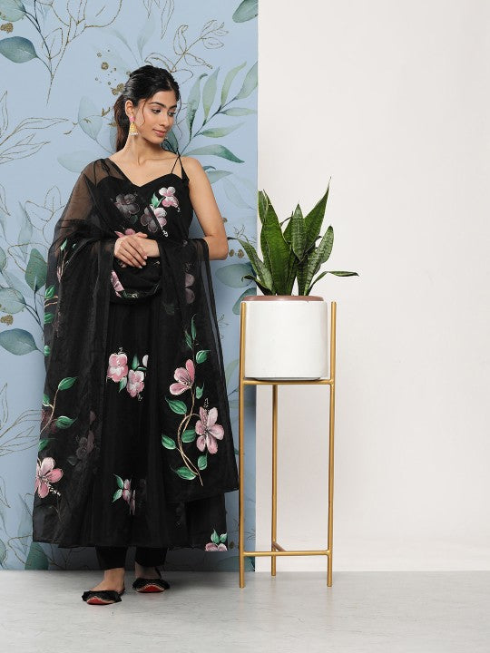 women-floral-printed-kurta-with-trousers-&-with-dupatta