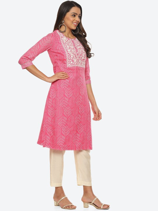 women-ethnic-motifs-printed-thread-work-kurta