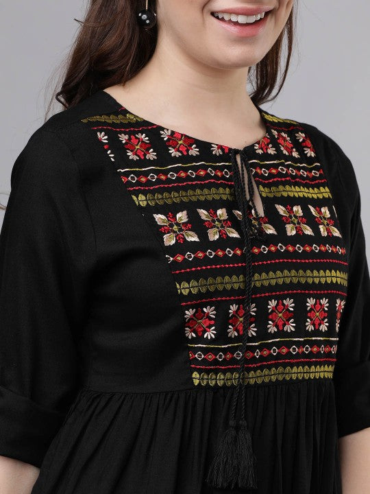 women-black-solid-tunic