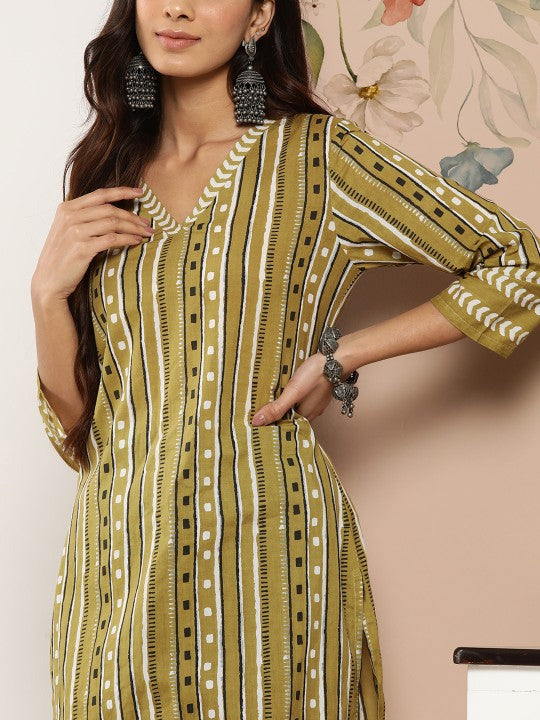 Women Blue & White Printed Kurta