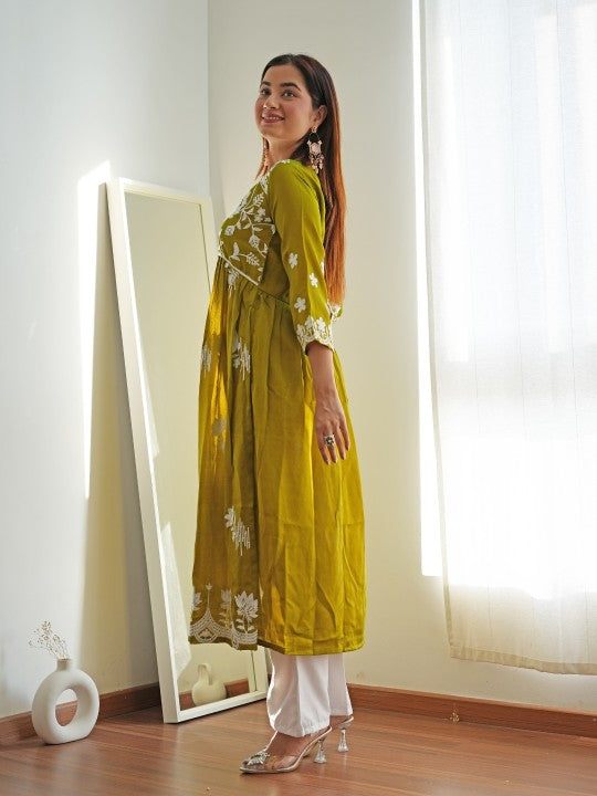 Women Chikankari Embroidery Kurta