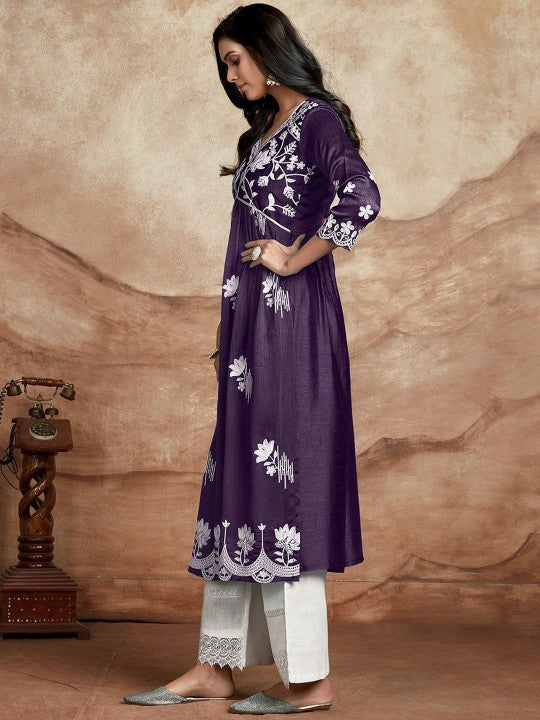 women-chikankari-embroidery-kurta