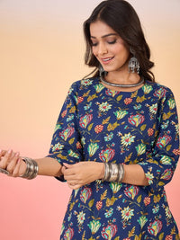 Thumbnail for Women Green & Red Floral Printed Pure Cotton Kurta