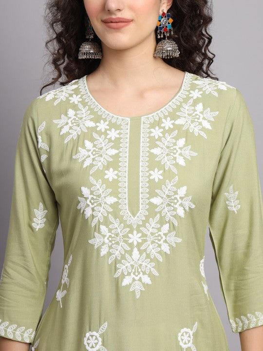 Floral Embroidered Straight Kurta