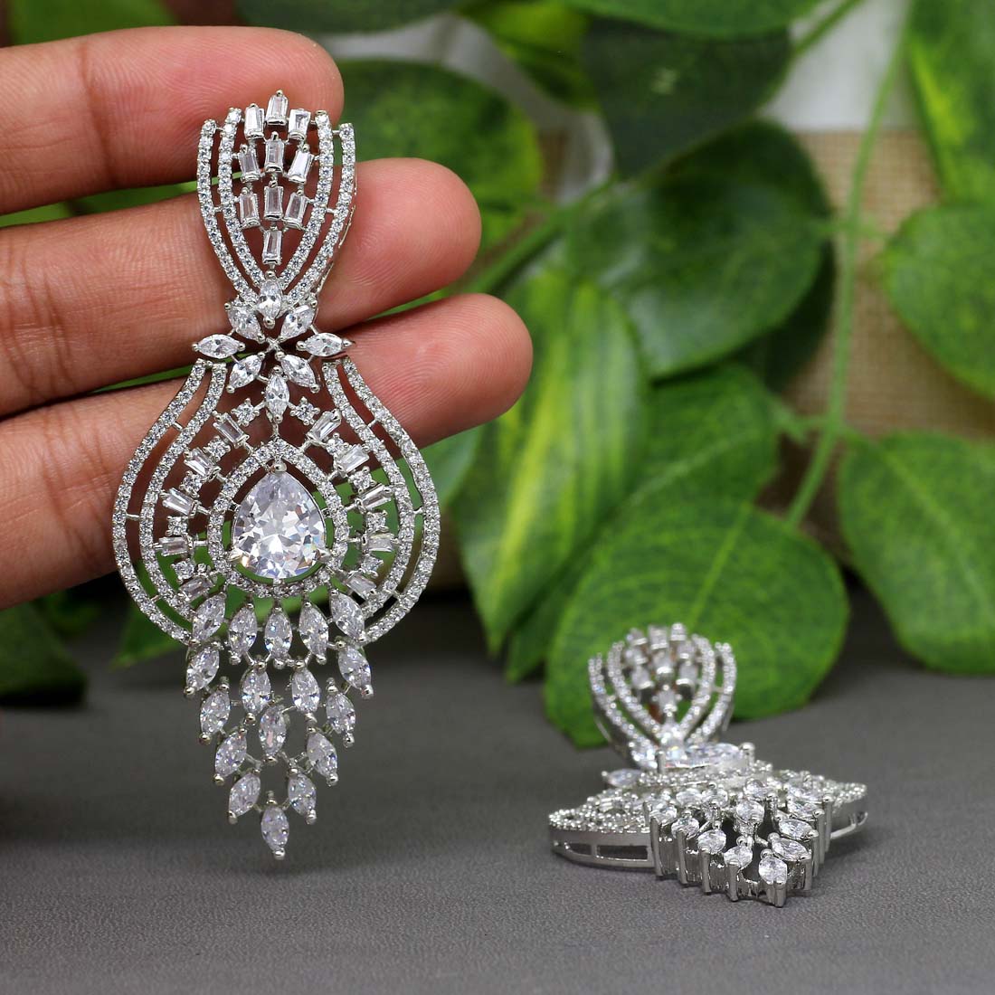 silver color american diamond earrings (ade129slv)