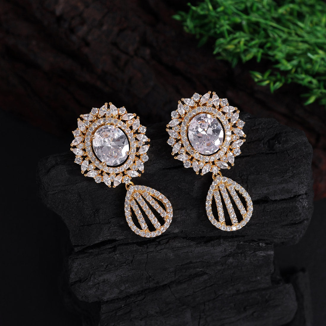 white color american diamond earrings (ade434wht)