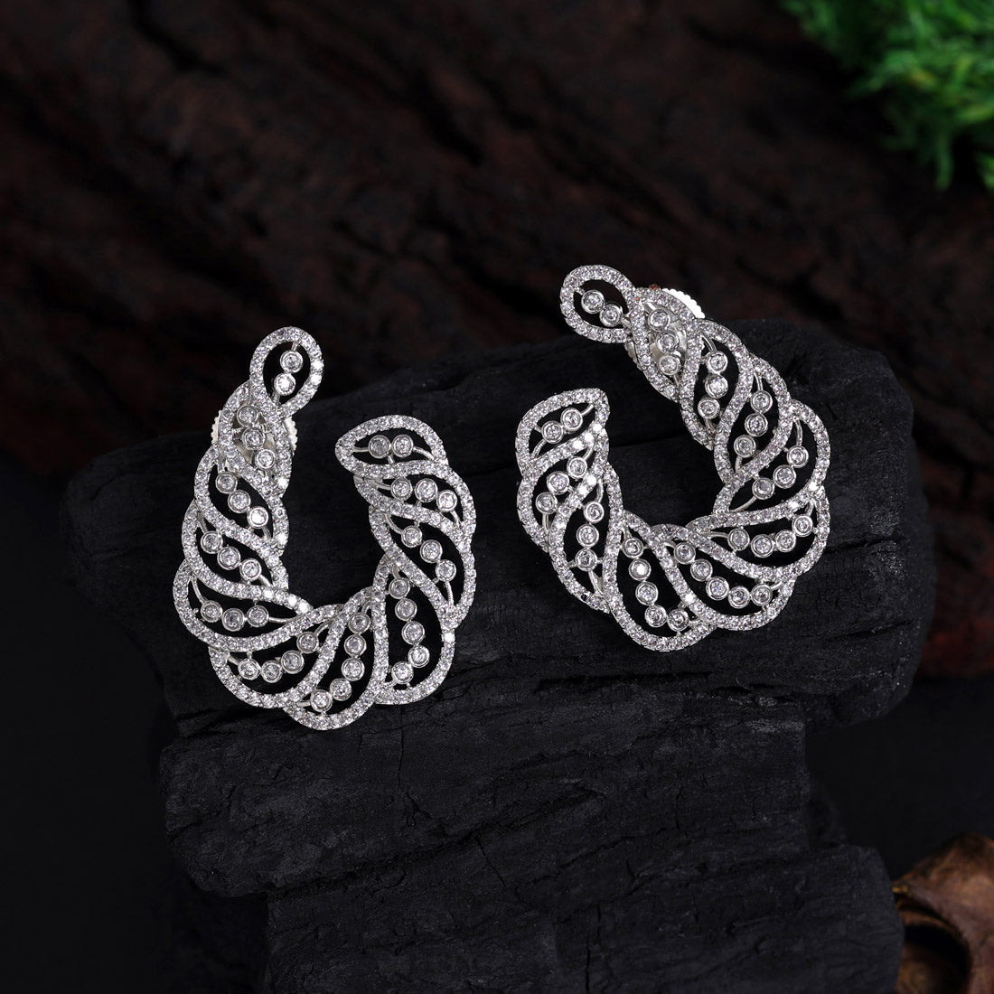 silver color american diamond earrings (ade459slv)