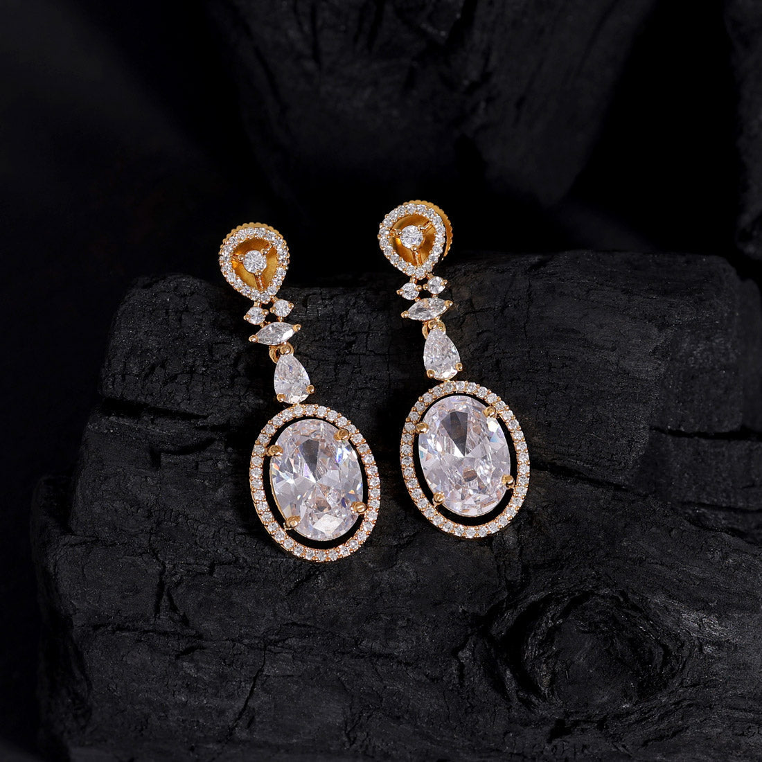 white color american diamond earrings (ade506wht)
