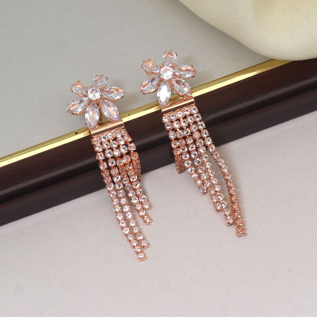 white color rose gold earrings (ante1643wht)
