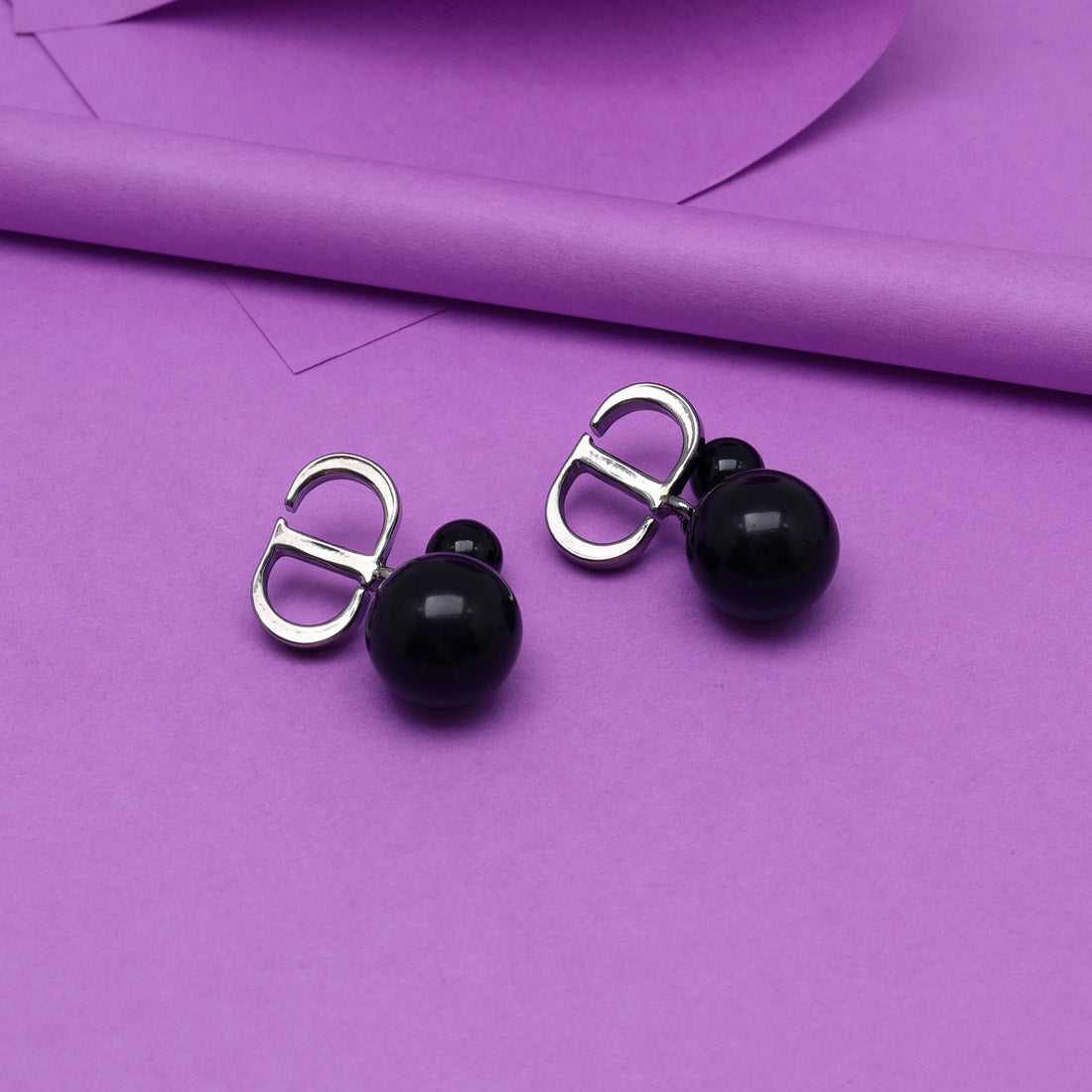 black color antique earrings (ante1689blk)