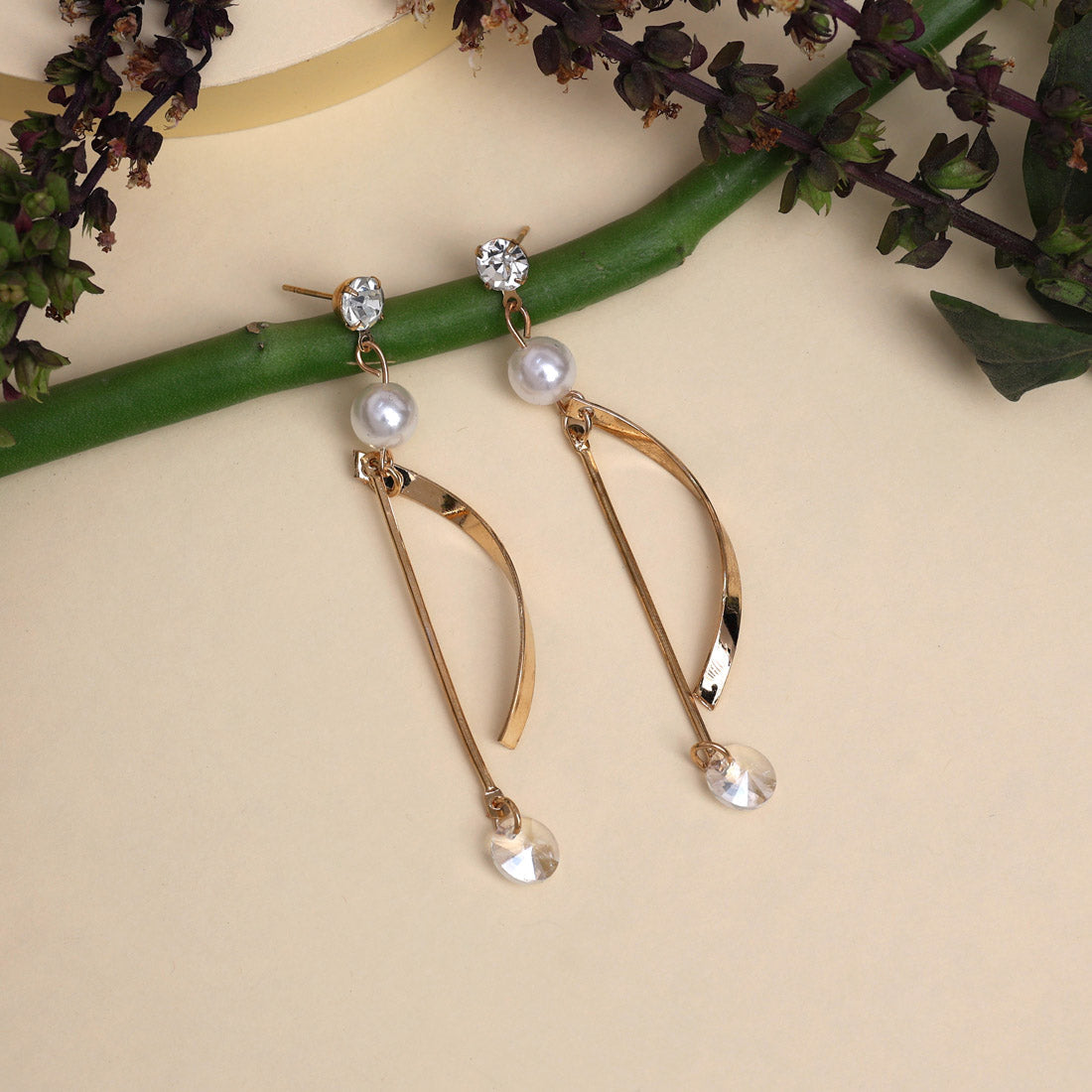 white color fashion earrings (ante1715wht)