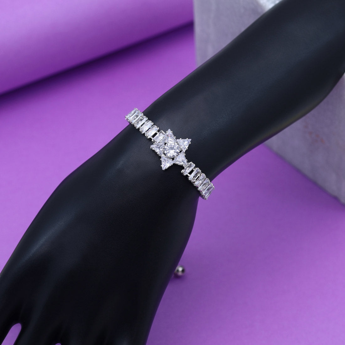 silver color rhinestone bracelet (crtb240slv)