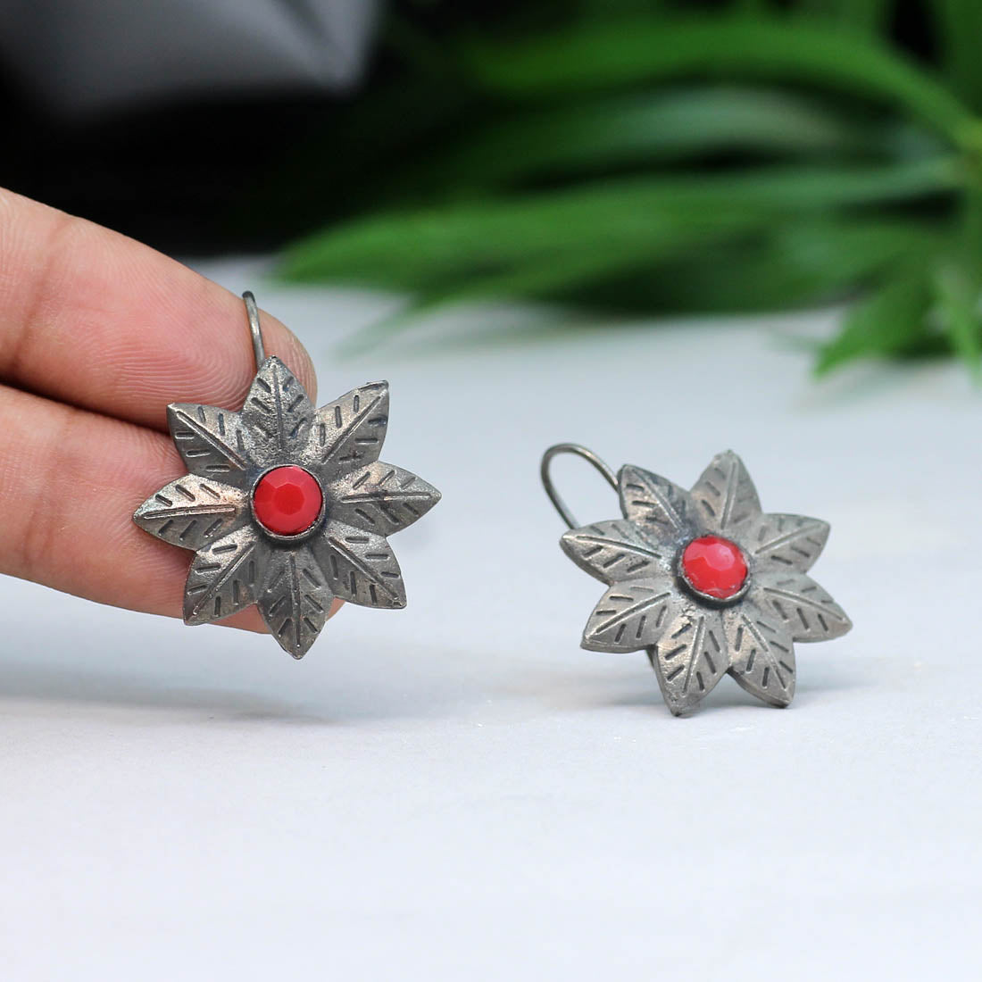 red color oxidised earrings (gse2463red)