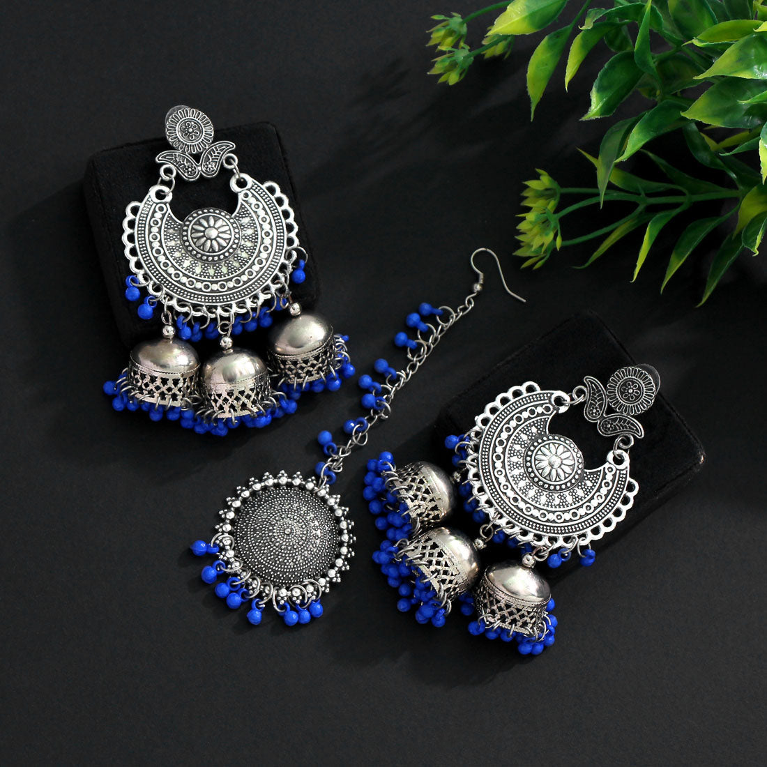 blue color oxidised earrings tikka set (gsmte101blu)