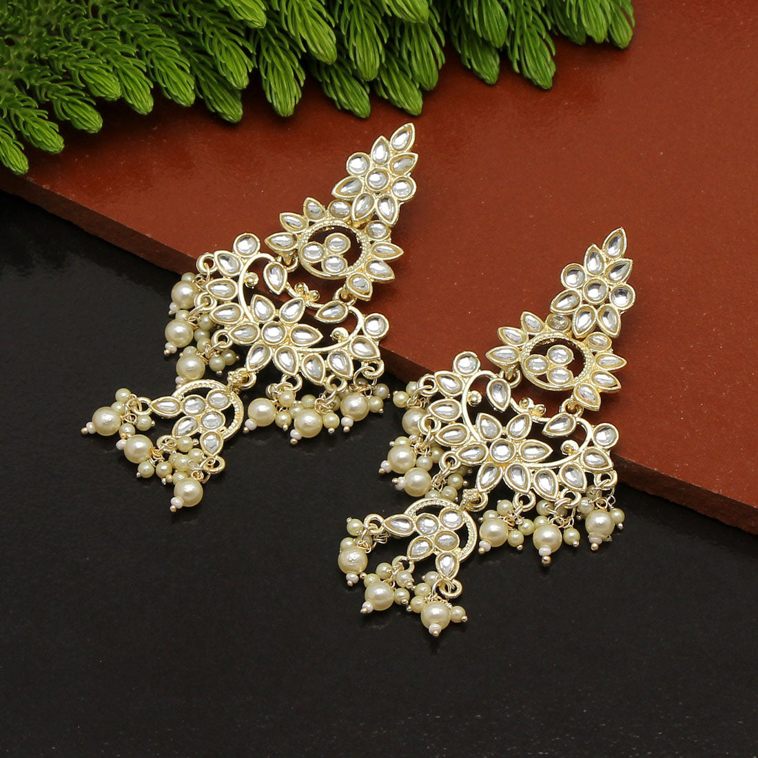 white color kundan earrings (kde652wht)