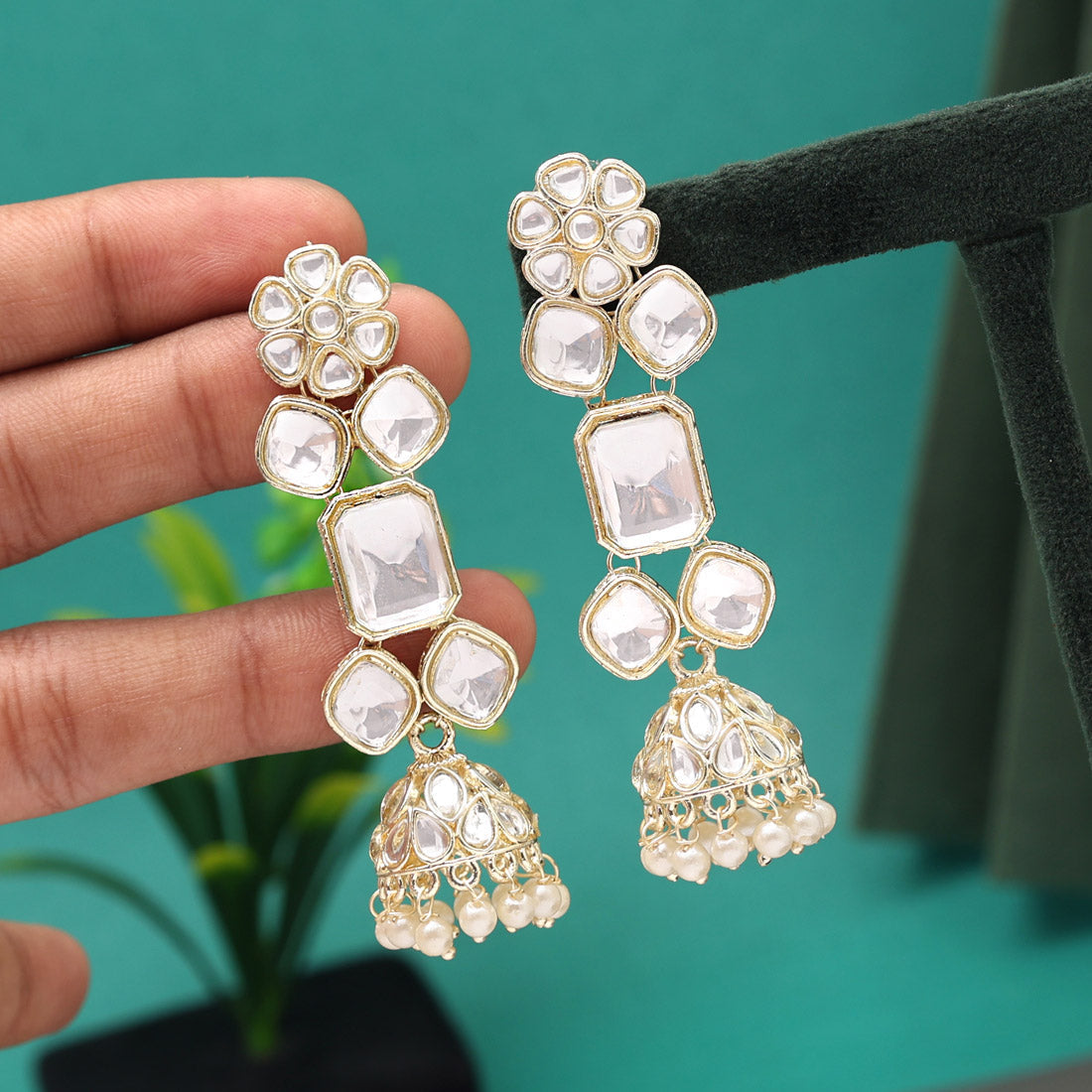 white color kundan earrings (kde715wht)