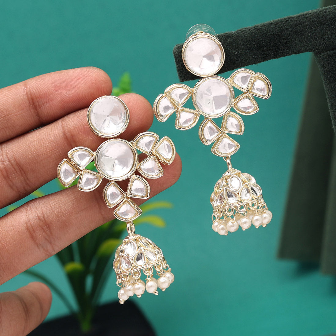 white color kundan earrings (kde730wht)