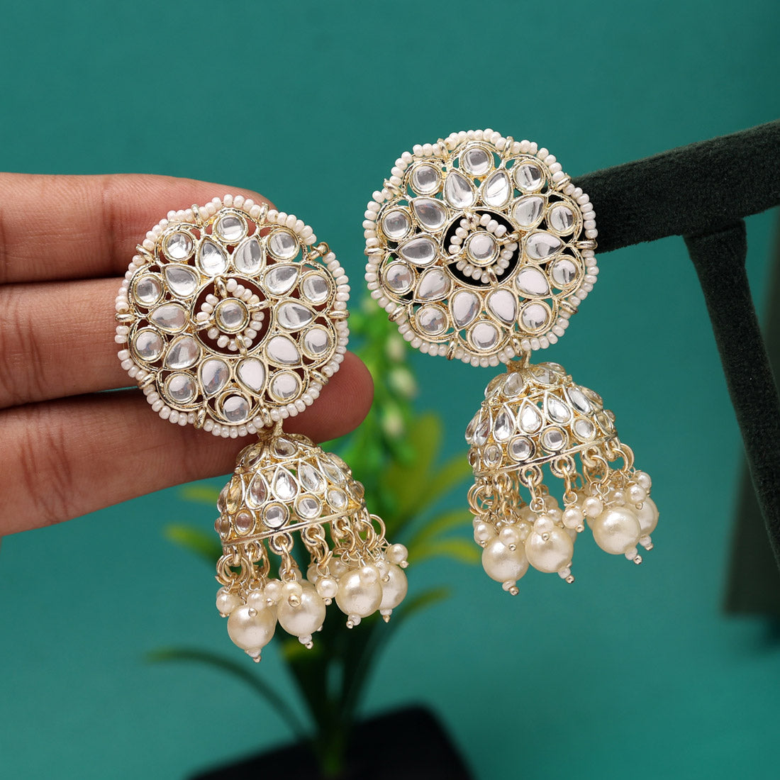 white color kundan earrings (kde755wht)