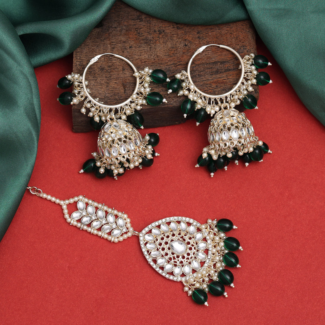 green color kundan earrings with maang tikka (kdte541grn)