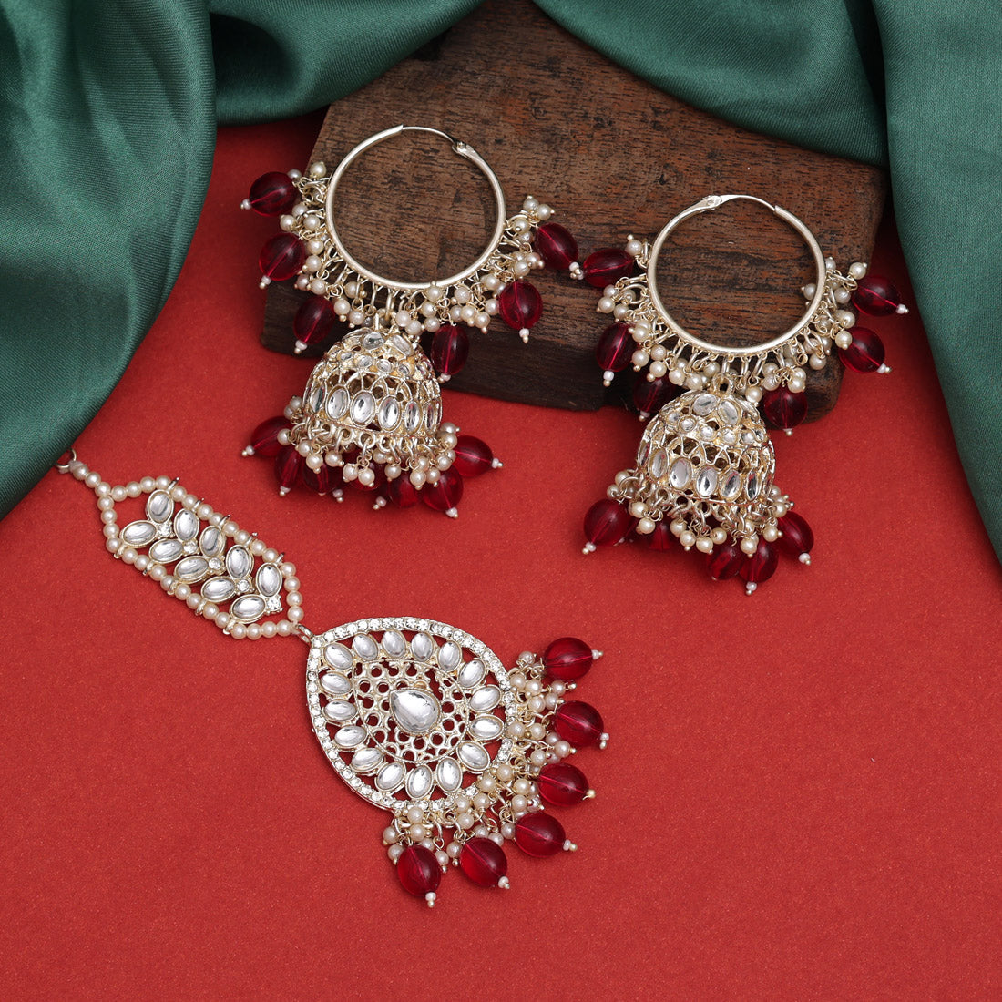 rani color kundan earrings with maang tikka (kdte541rni)