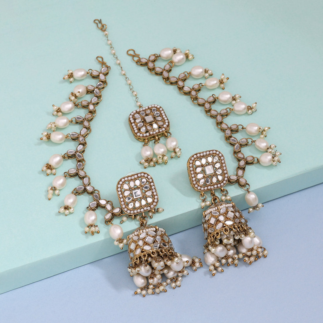white color mirror kundan earrings with maang tikka (mtke466wht)